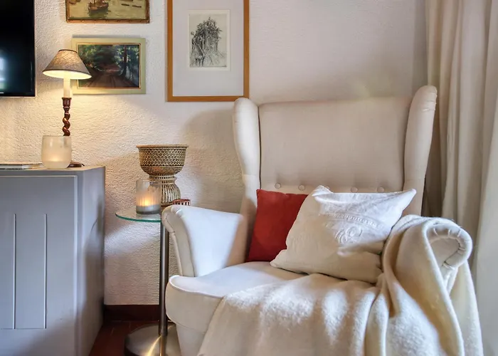 Ravines 50, Soulful Escape With Mountain Views تشامبري